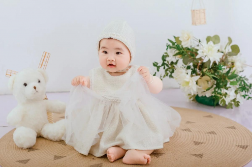 安岳宝宝在妈妈肚子里